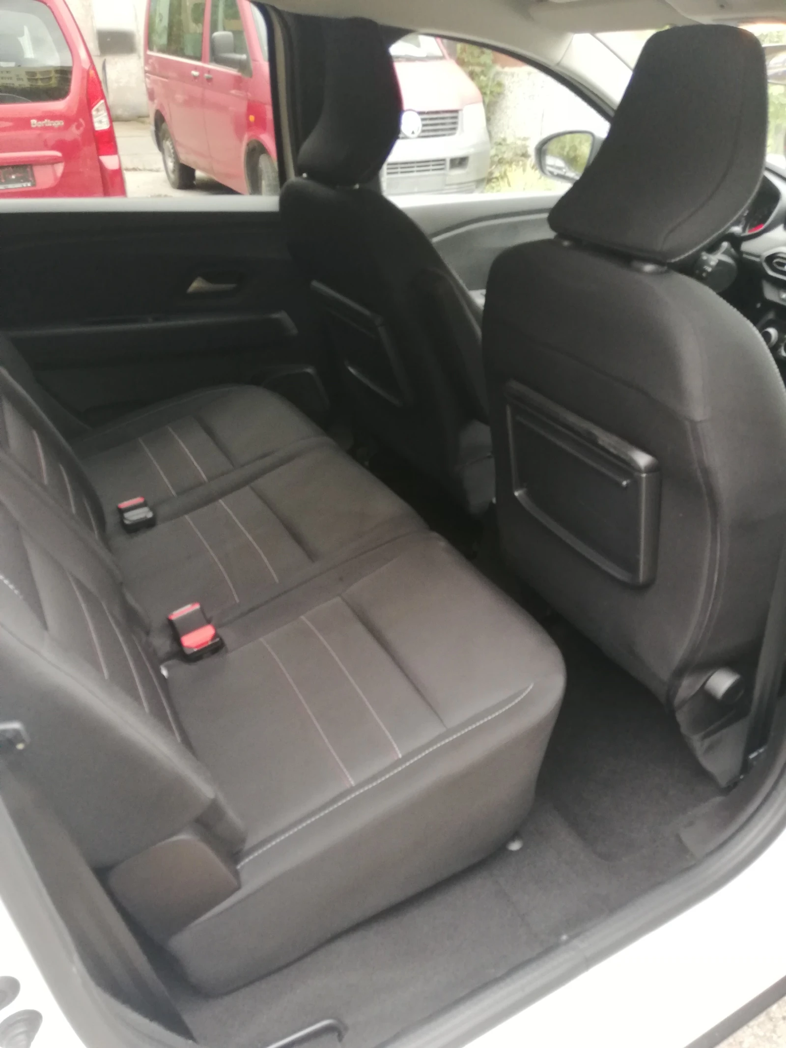 Dacia Jogger 1.0 ТУРБО 6+ 1МЕСТА! 6 СКОРОСТИ! ПЕРФЕКТЕН!! , снимка 9 - Автомобили и джипове - 56237783