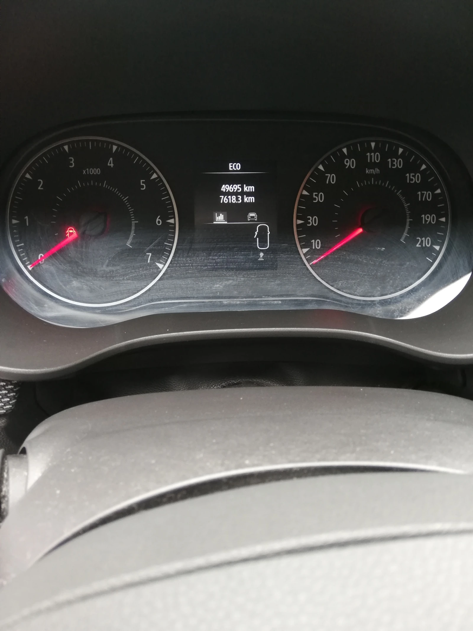 Dacia Jogger 1.0 ТУРБО 6+ 1МЕСТА! 6 СКОРОСТИ! ПЕРФЕКТЕН!! , снимка 15 - Автомобили и джипове - 56237783