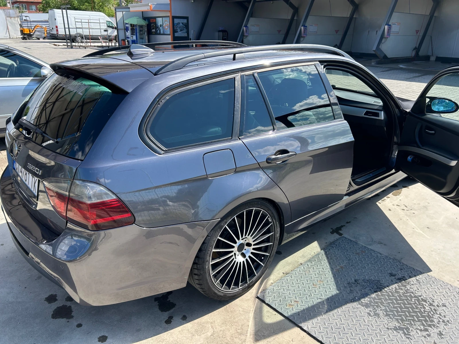 BMW 320 E91 320d, снимка 3 - Автомобили и джипове - 56733377