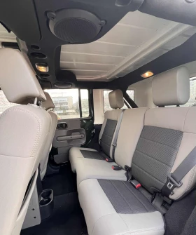 Jeep Wrangler Unlimited Sahara 3.8, снимка 6