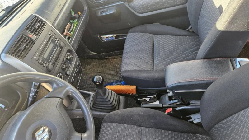 Suzuki Jimny 1.3 Газ/Бензин, снимка 6 - Автомобили и джипове - 52968550