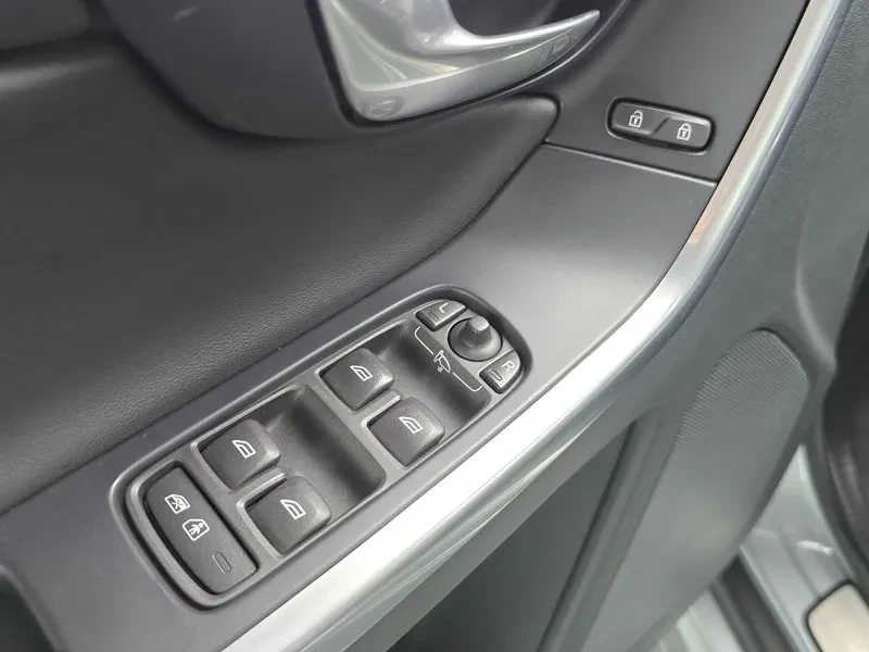 Volvo XC60 R-DESIGN/AWD/��������/��������/KEYLESS | Mobile.bg � ����������� 17