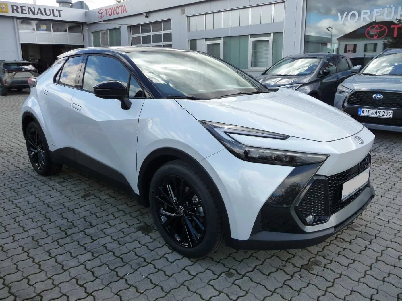 Toyota C-HR 2.0 Hybrid 4x4 GR SPORT - изображение 2