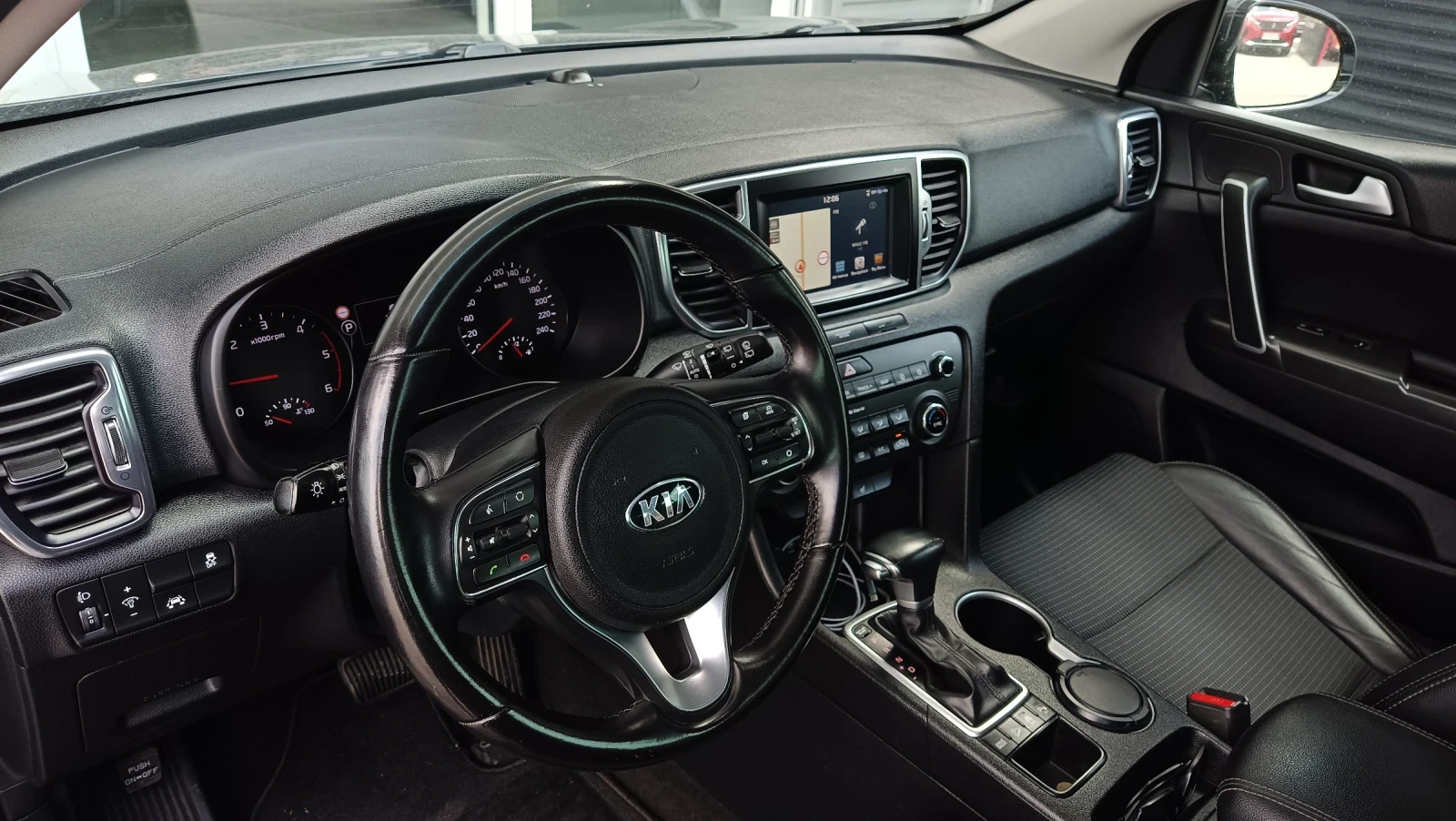 Kia Sportage 1.7 CRDI 141 к.с. AUTO ПАНОРАМА КАСКО - изображение 6