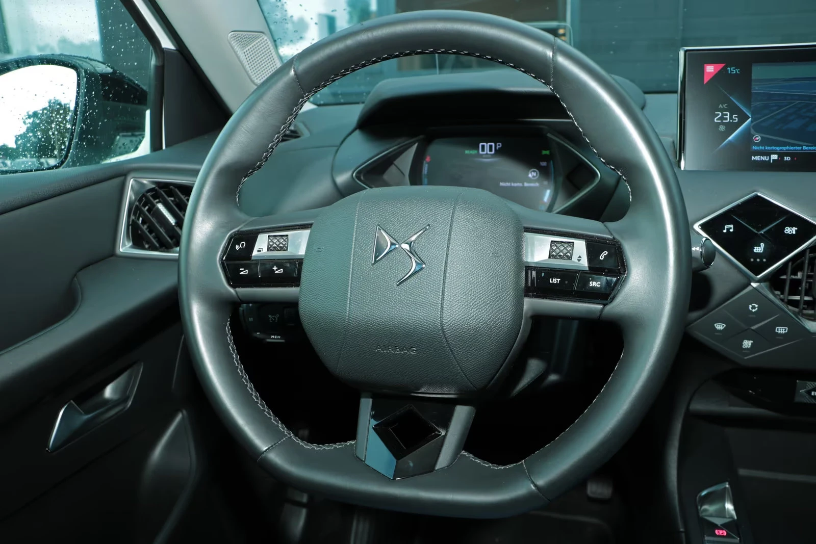 DS DS 3 Crossback E-TENSE/136HP/RIVOLI/HUD/NAVI/CAM/LED/256z, снимка 7 - Автомобили и джипове - 54070305