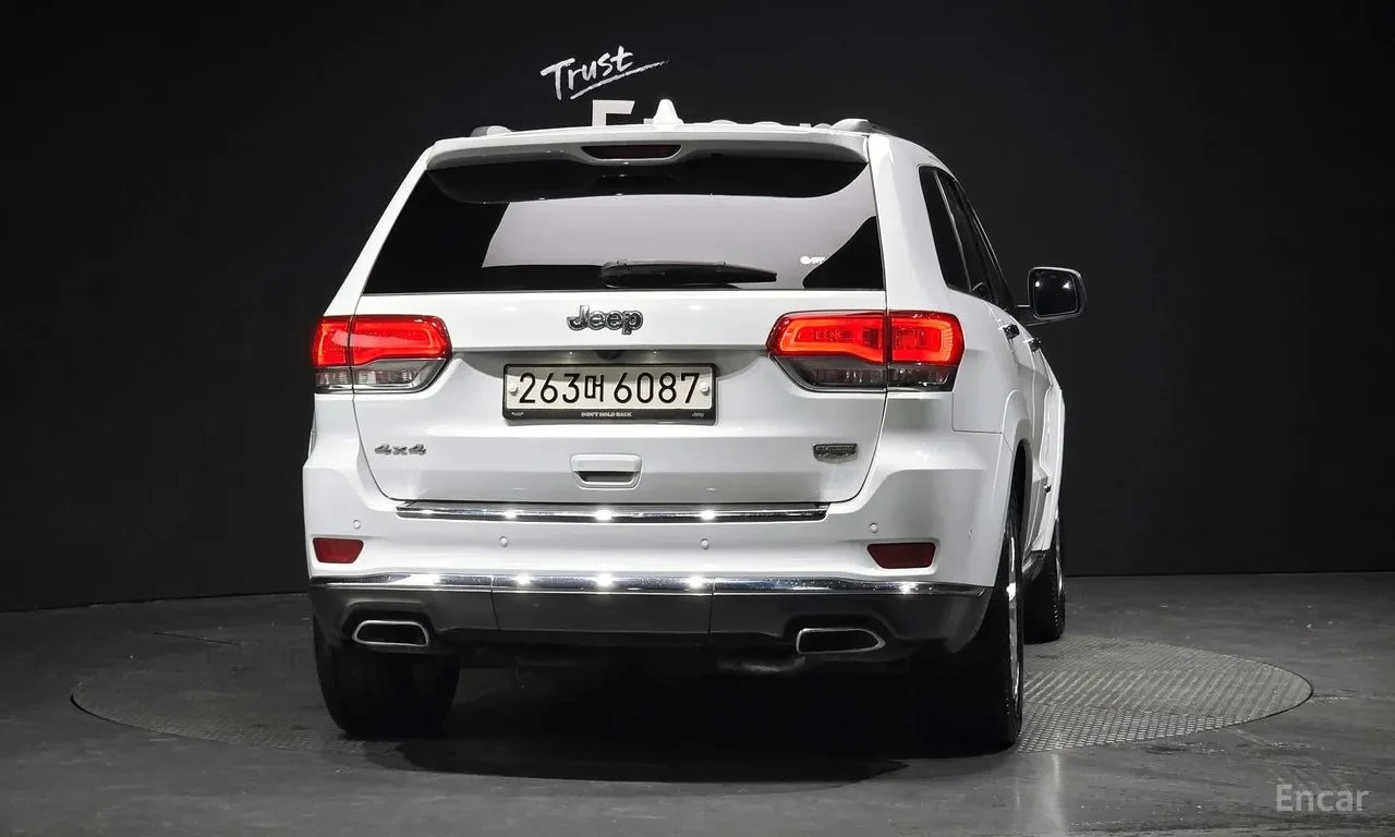 Jeep Grand cherokee 3.6 SUMMIT / DISTRONIC / ОБДУХ / COGNAC / H&K , снимка 4 - Автомобили и джипове - 54635859
