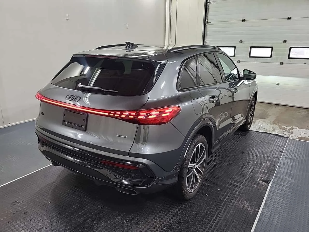 Audi Q5 * PROGRESSIV * CARFAX * ЦЕНА ДО БГ, снимка 3 - Автомобили и джипове - 55203474