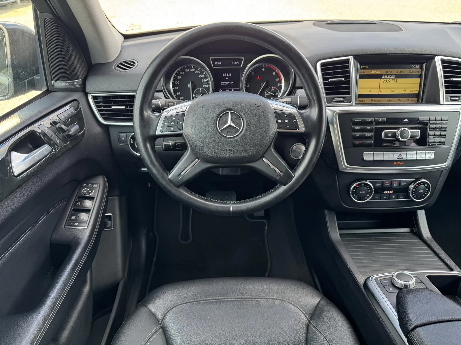 Mercedes-Benz ML 350 CDI* AMG* 4-MATIC* BLUETEC, снимка 11 - Автомобили и джипове - 55191393