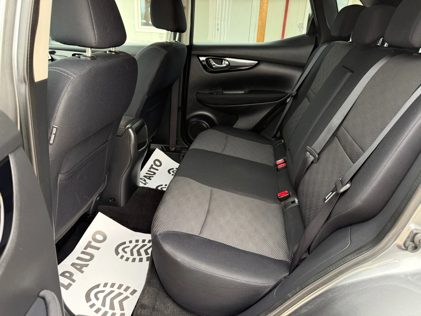 Nissan Qashqai 1.6DCI* 130k.c* Line/Assist* СЕРВИЗНА ИСТОРИЯ, снимка 11 - Автомобили и джипове - 55247570