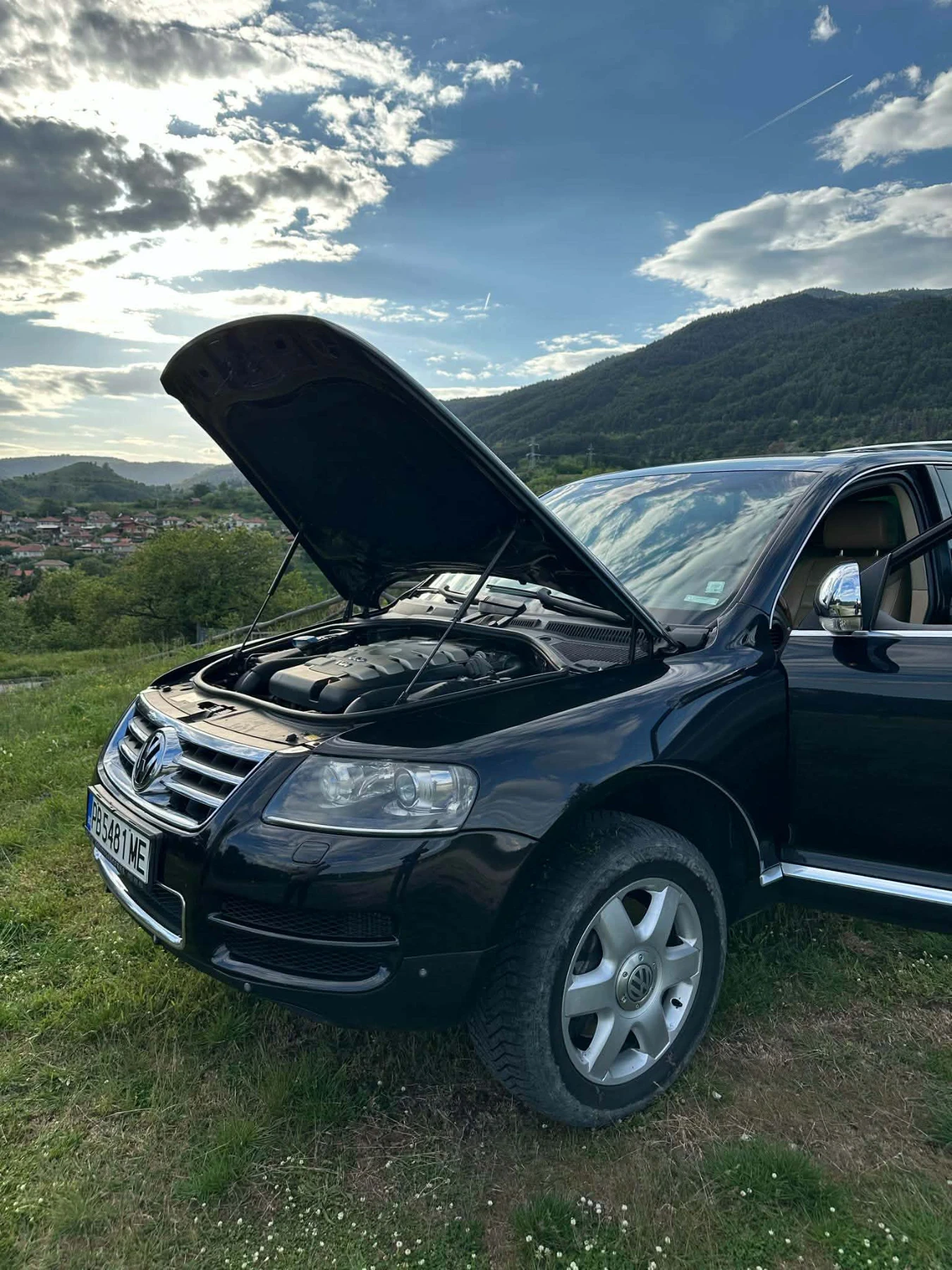 VW Touareg Джипа е подсигурен със всички ексри за модела, снимка 2 - Автомобили и джипове - 55887908