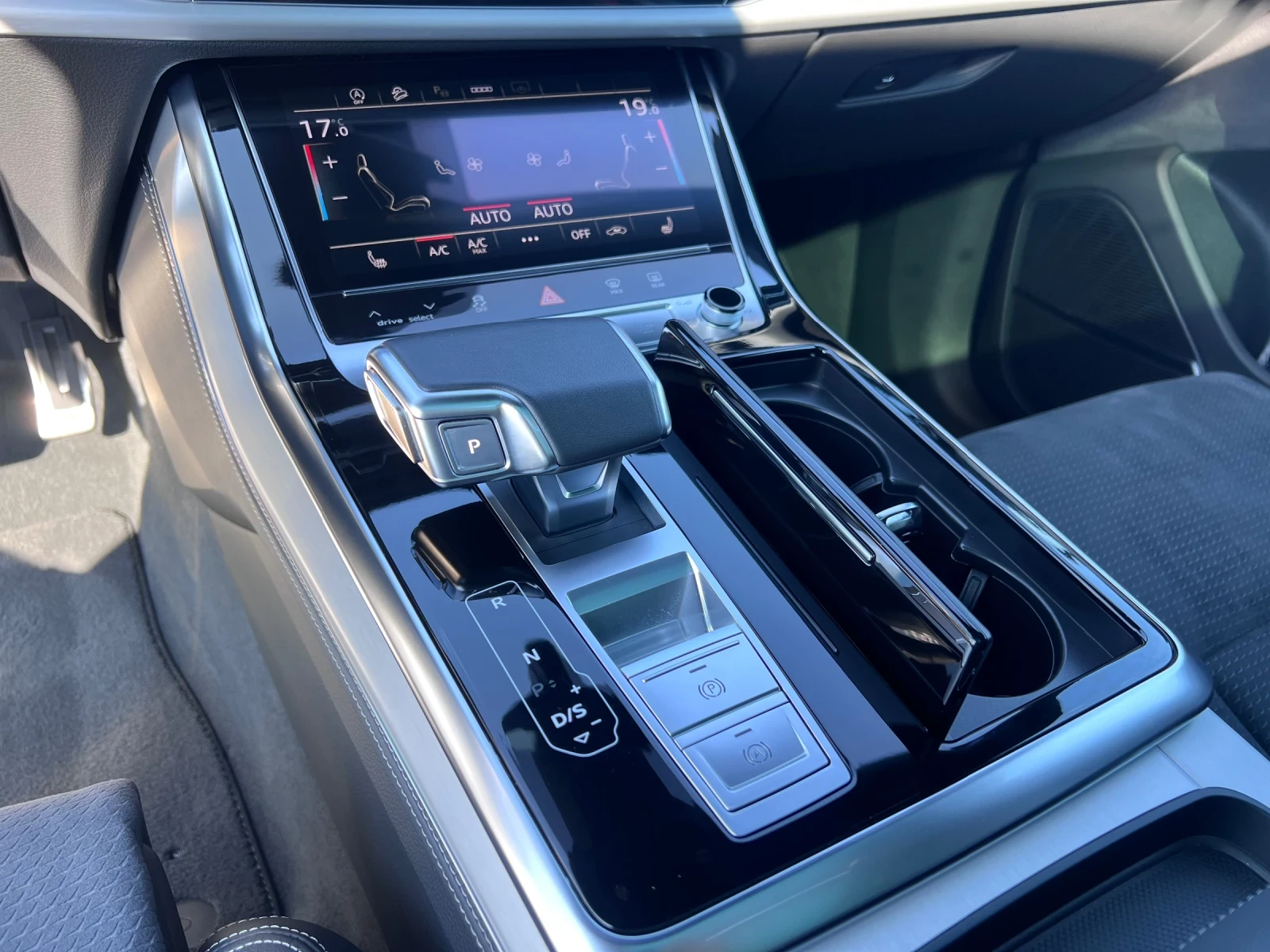 Audi Q8 * B&O* Quattro* , снимка 8 - Автомобили и джипове - 56388742