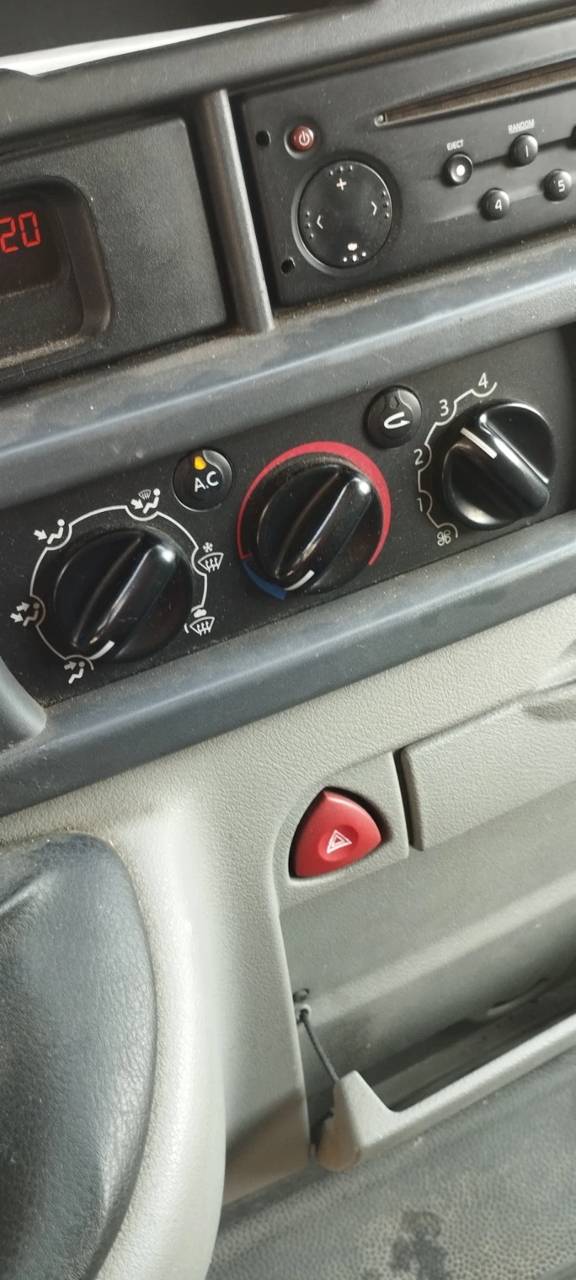 Renault Master 2.5 120dci - изображение 6