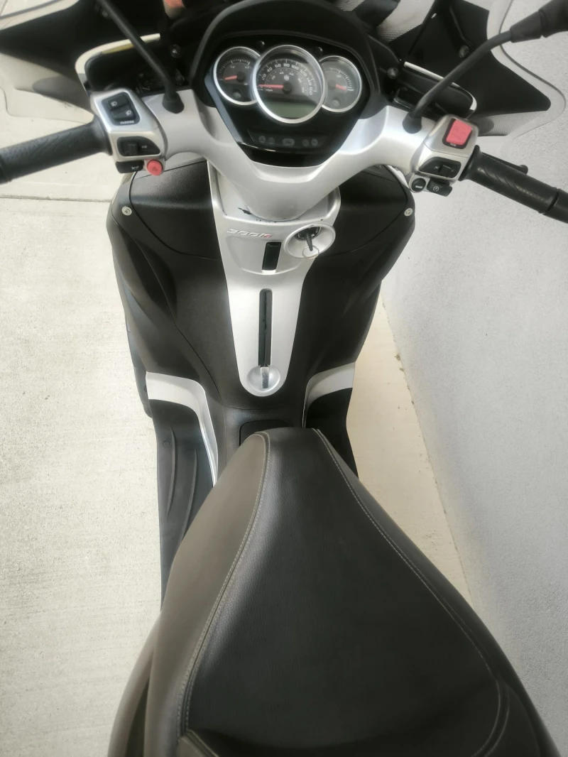 Piaggio Mp3 300 LT Yourban, 2018 година, снимка 4 - Мотоциклети и мототехника - 47855488