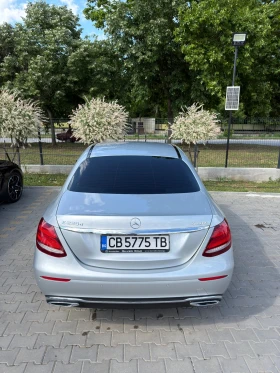 Mercedes-Benz E 220 4 Matic, снимка 5