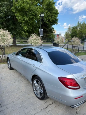Mercedes-Benz E 220 4 Matic, снимка 6