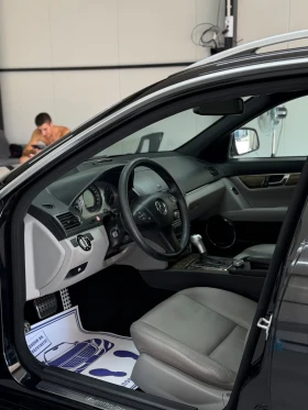 Mercedes-Benz C 320, снимка 4