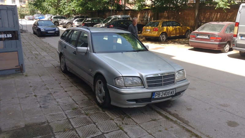 Mercedes-Benz C 220 2.2CDI, снимка 3 - Автомобили и джипове - 46171808