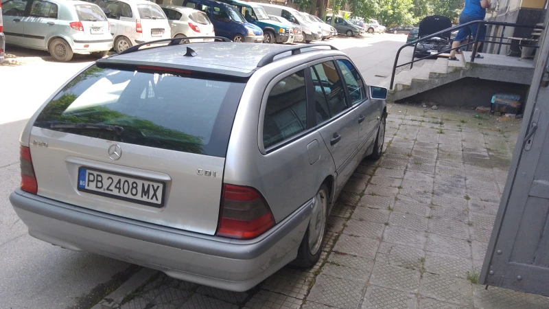 Mercedes-Benz C 220 2.2CDI, снимка 3 - Автомобили и джипове - 47129568