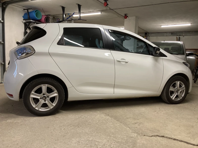 Renault Zoe, снимка 6 - Автомобили и джипове - 47657598