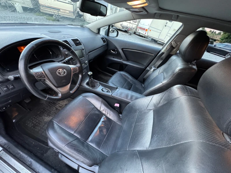 Toyota Avensis 2.0 D4D, снимка 12 - Автомобили и джипове - 51579237