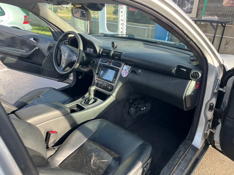 Mercedes-Benz C 200, снимка 9 - Автомобили и джипове - 52850819