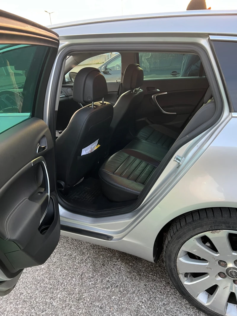 Opel Insignia 2.0i Turbo, снимка 10 - Автомобили и джипове - 52969674