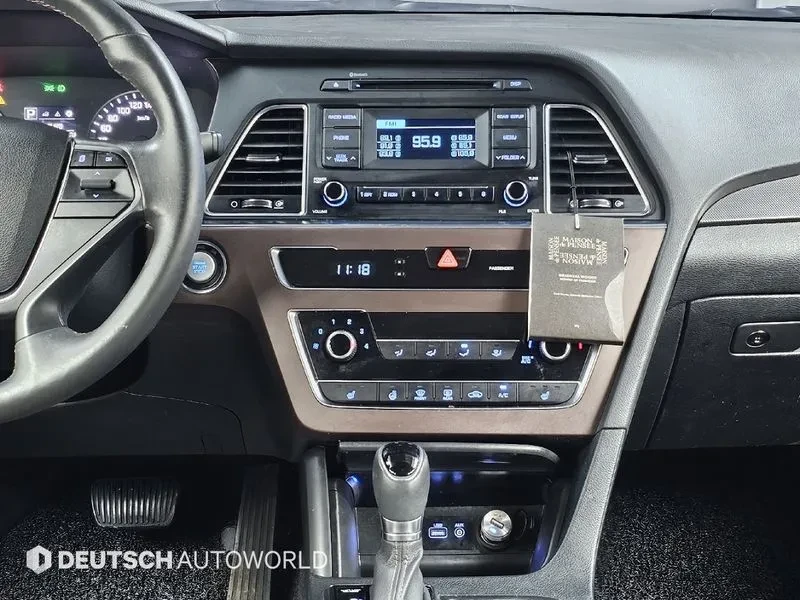 Hyundai Sonata 2.0 Smart, снимка 14 - Автомобили и джипове - 53771248