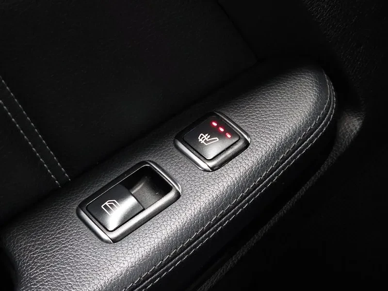 Mercedes-Benz E 220 W212 Avantgarde, снимка 10 - Автомобили и джипове - 55119920