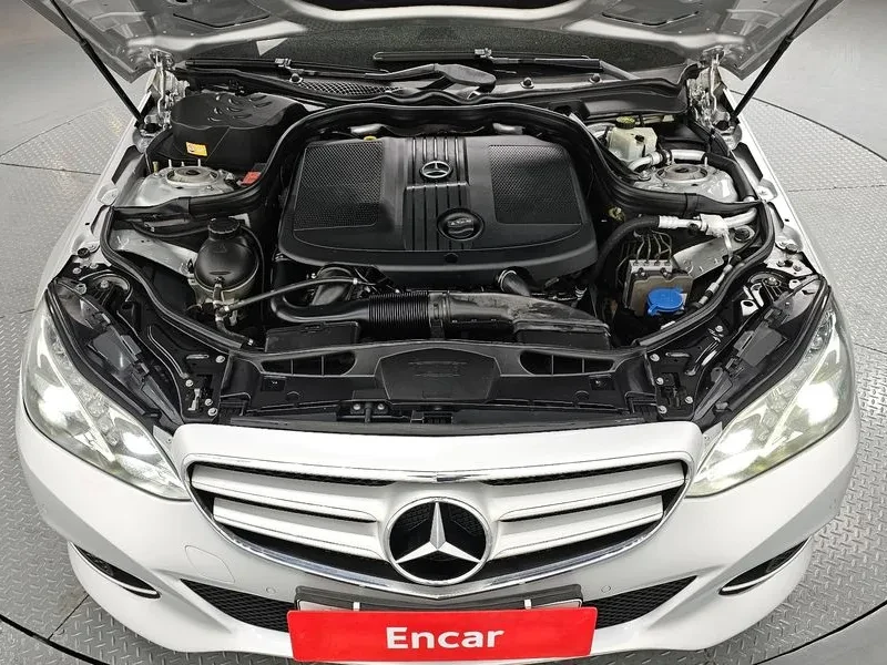 Mercedes-Benz E 220 W212 Avantgarde, снимка 3 - Автомобили и джипове - 55119920