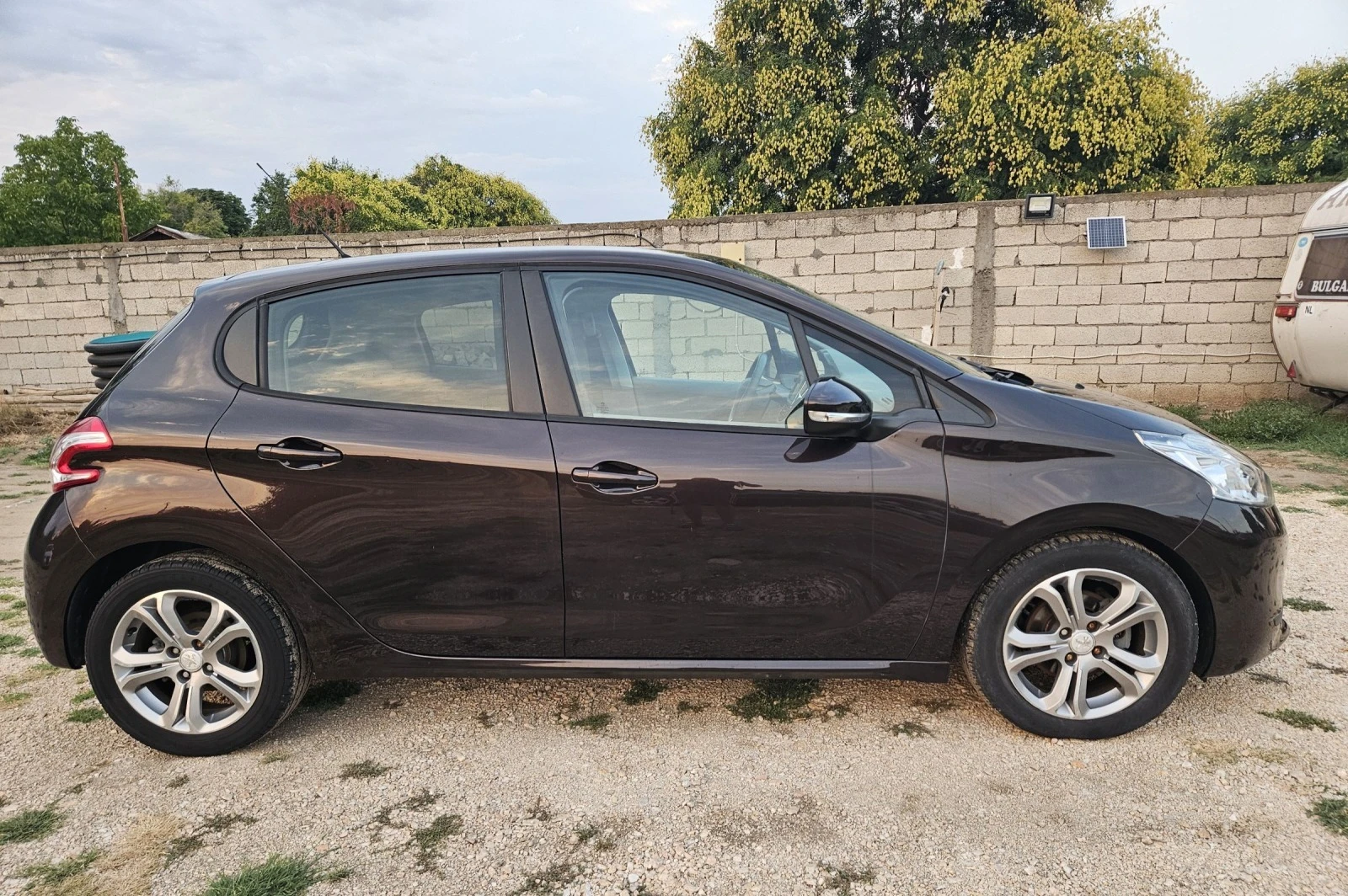 Peugeot 208 1.6 I.. AUTOMATIC  - изображение 2