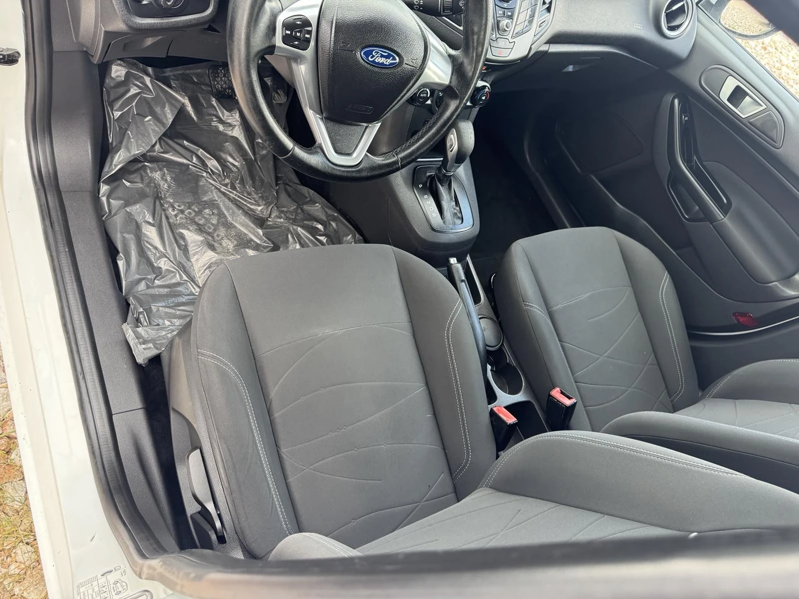Ford Fiesta 1.6i avtomat - изображение 6