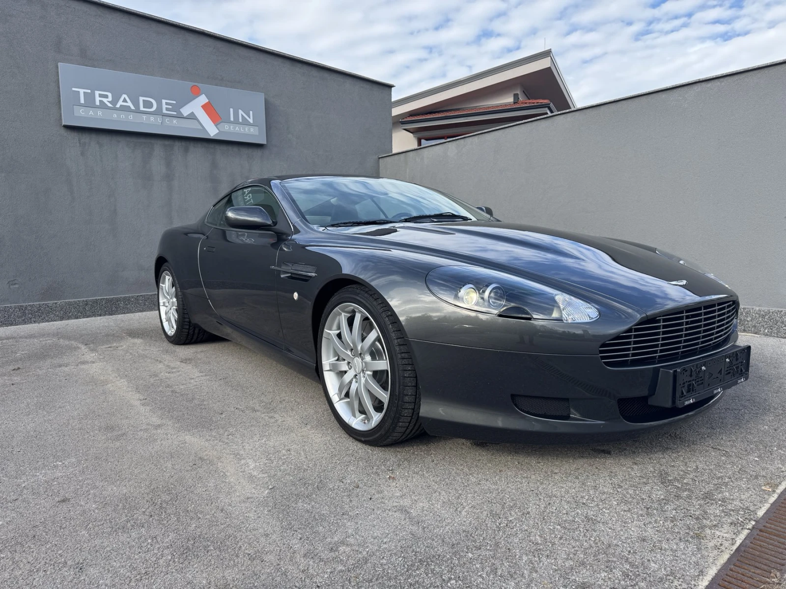 Aston Martin Db9 COUPE 6.0L V12 - изображение 3