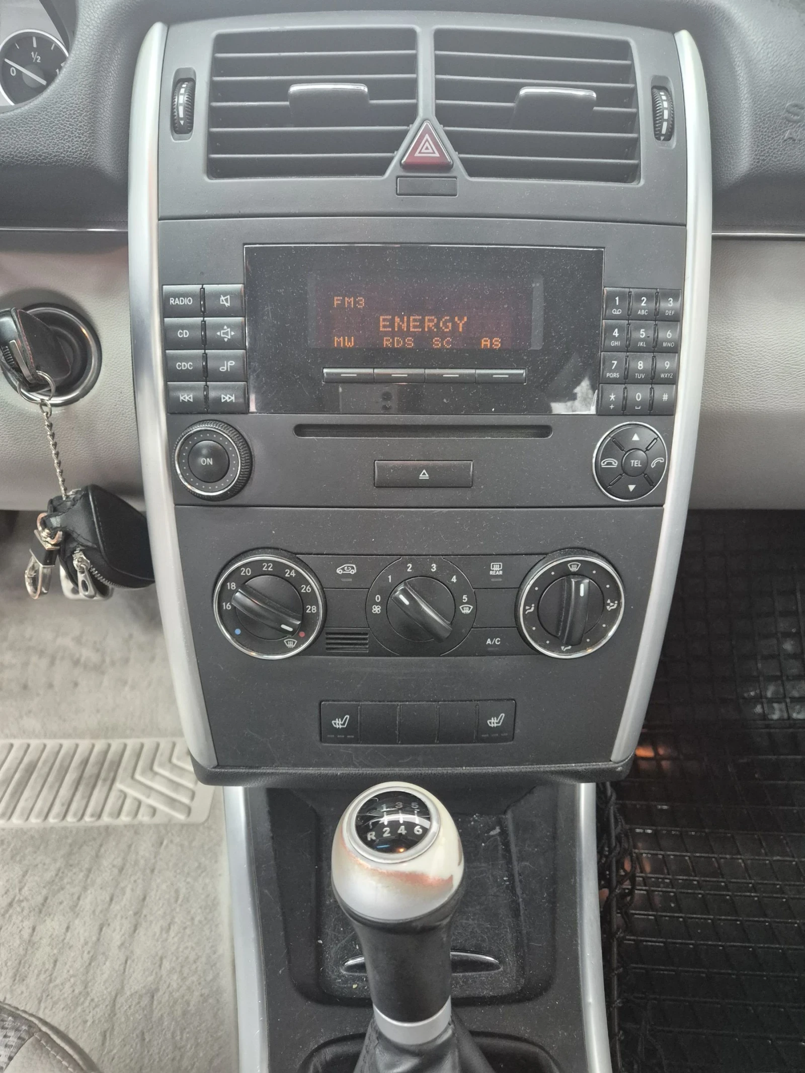 Mercedes-Benz B 200, снимка 13 - Автомобили и джипове - 54345441