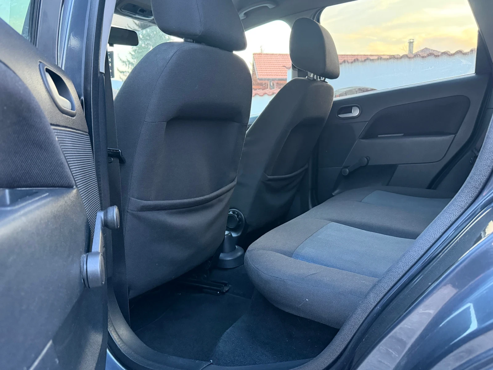 Ford Fiesta 1.4 DTCI, снимка 10 - Автомобили и джипове - 53713037