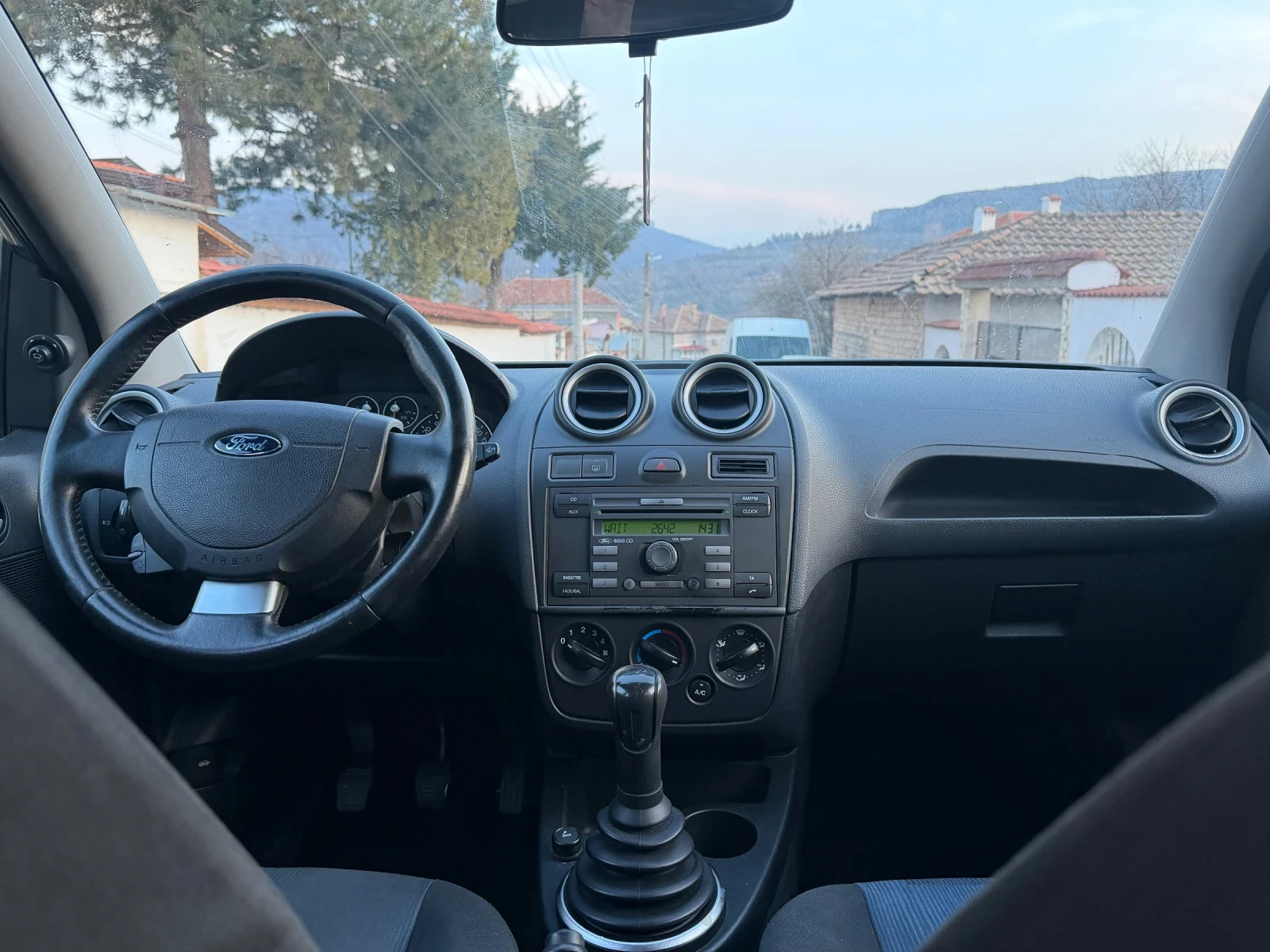 Ford Fiesta 1.4 DTCI, снимка 9 - Автомобили и джипове - 53713037