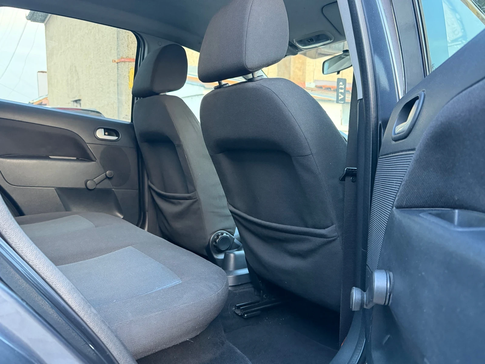 Ford Fiesta 1.4 DTCI, снимка 11 - Автомобили и джипове - 53713037