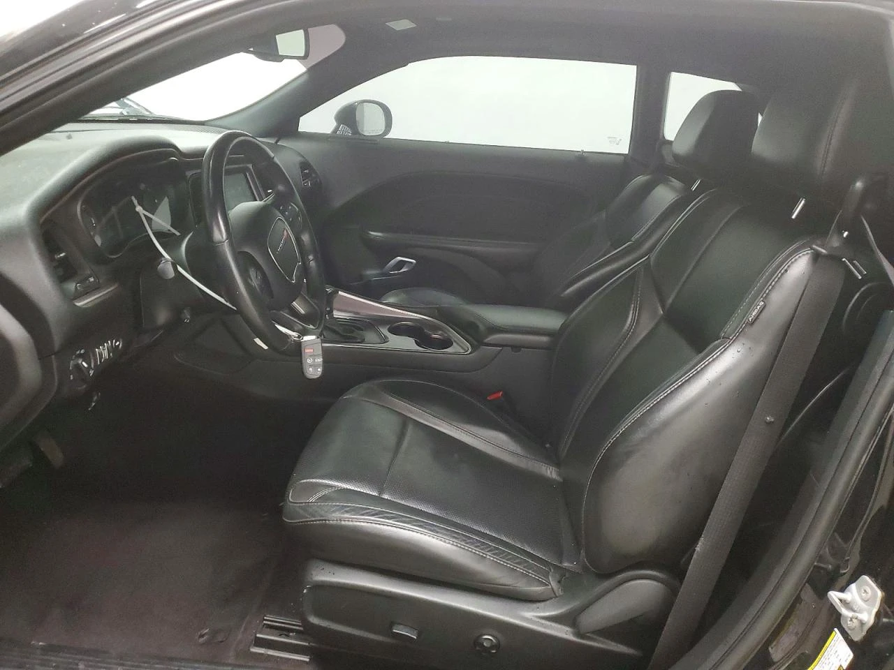 Dodge Challenger SXT, снимка 7 - Автомобили и джипове - 54024604