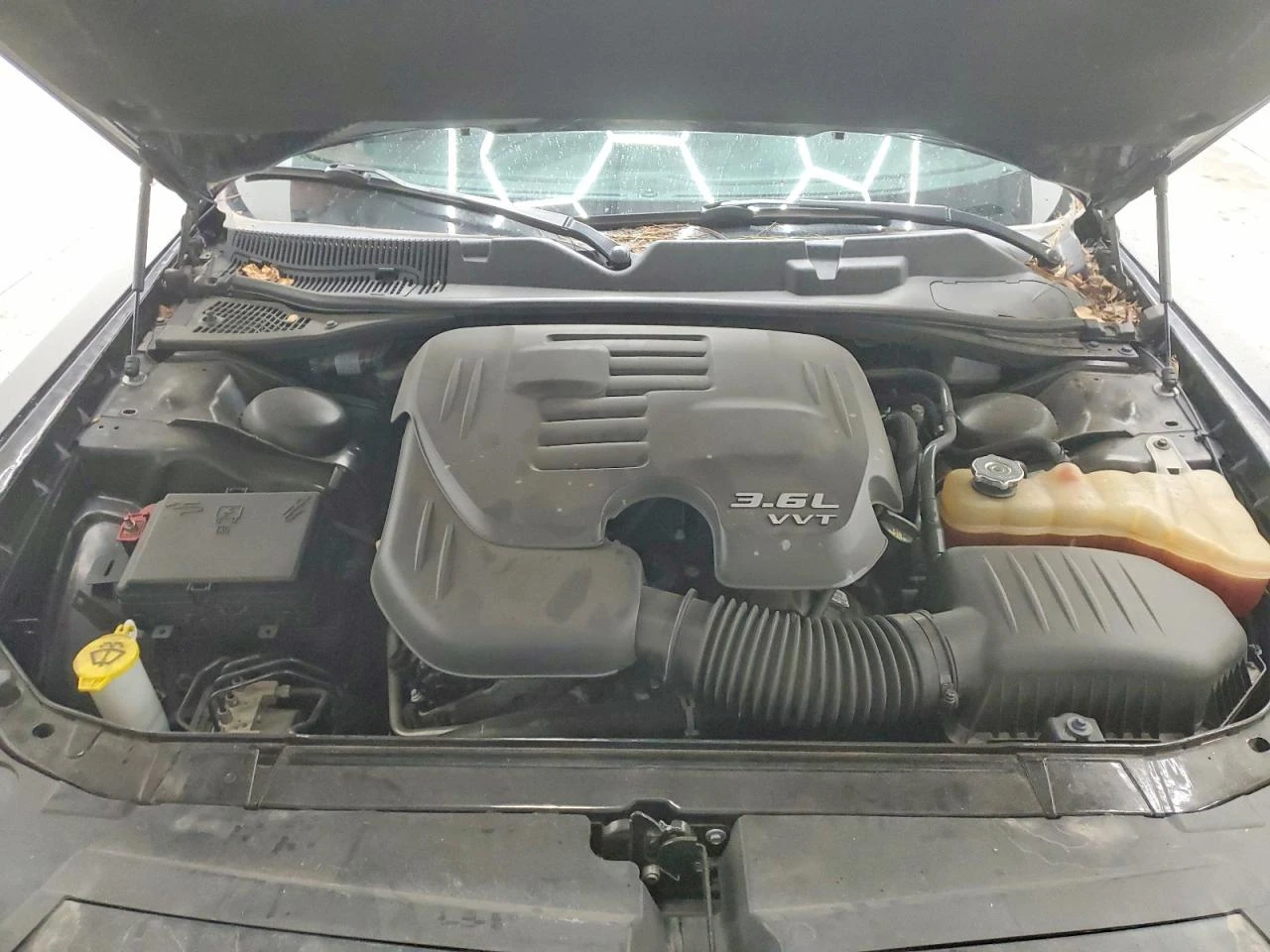 Dodge Challenger SXT, снимка 11 - Автомобили и джипове - 54024604