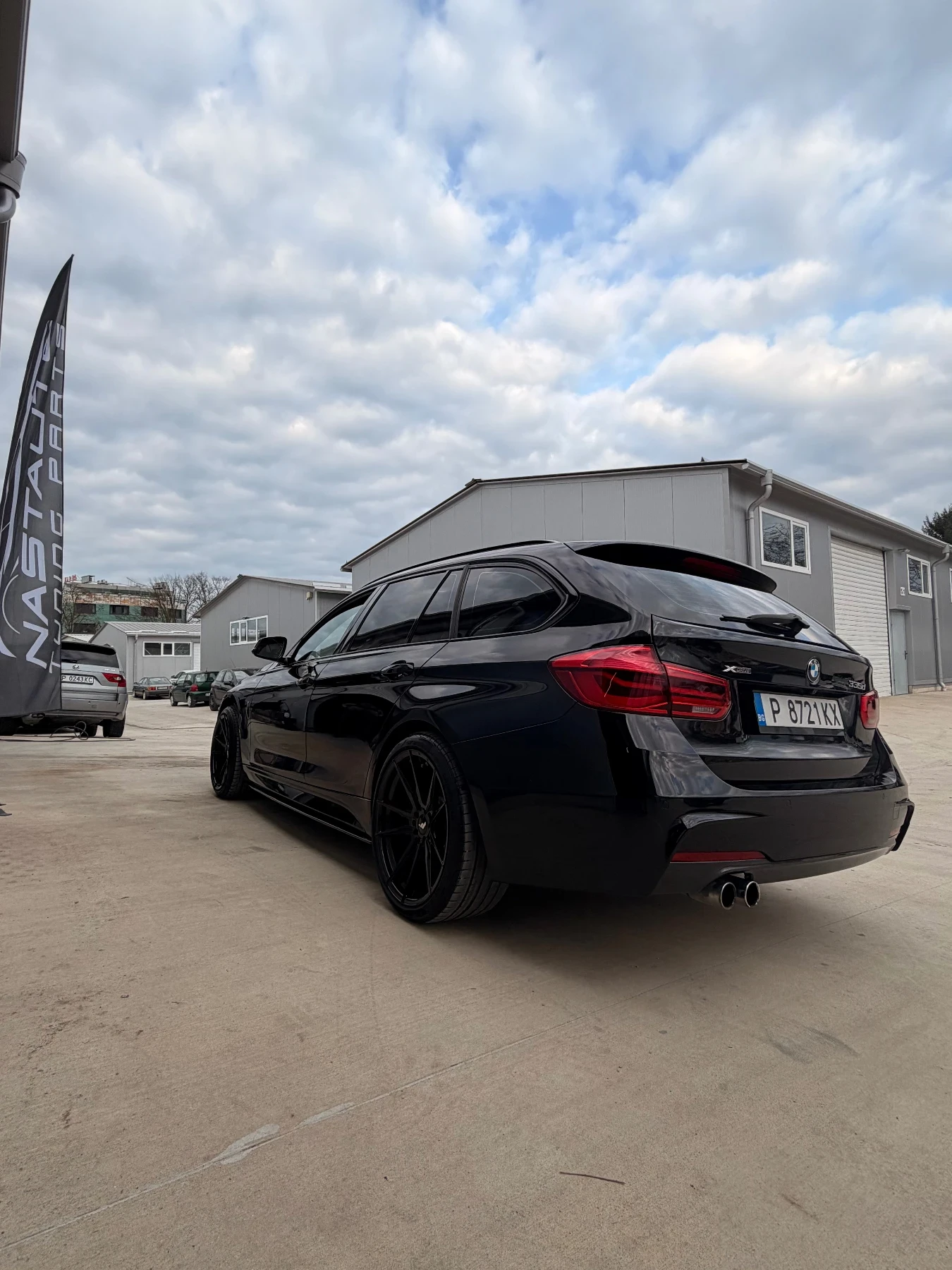 BMW 335 335Xdrive Individual, снимка 3 - Автомобили и джипове - 54057285