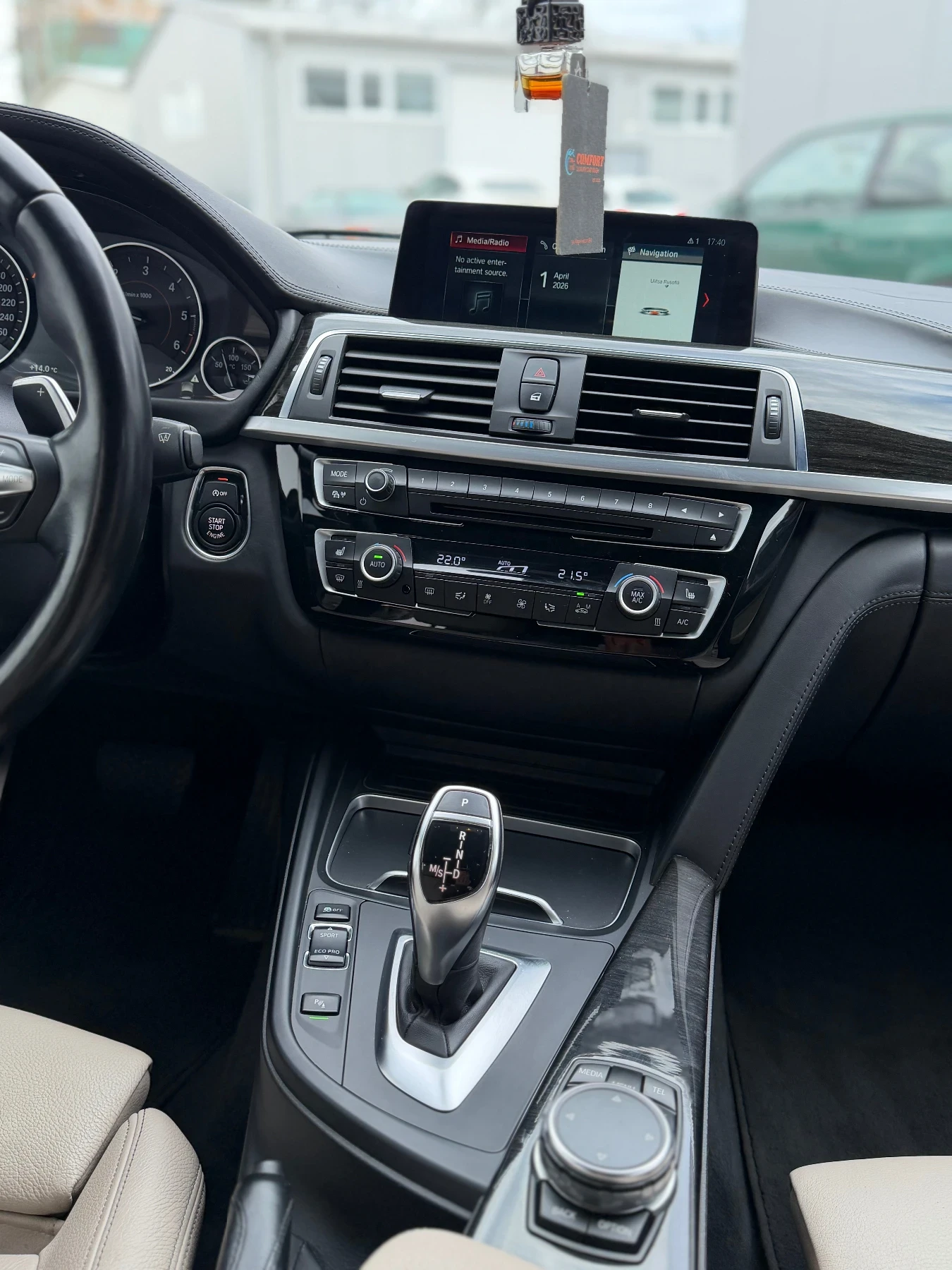 BMW 335 335Xdrive Individual, снимка 12 - Автомобили и джипове - 54057285