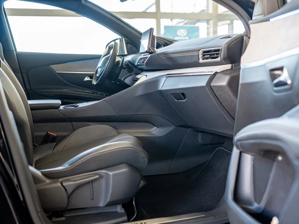 Peugeot 3008 1.2MHEV/145HP/GT-LINE/e-DSC6/CAM/NAVI/LED/296q | Mobile.bg � ����������� 13