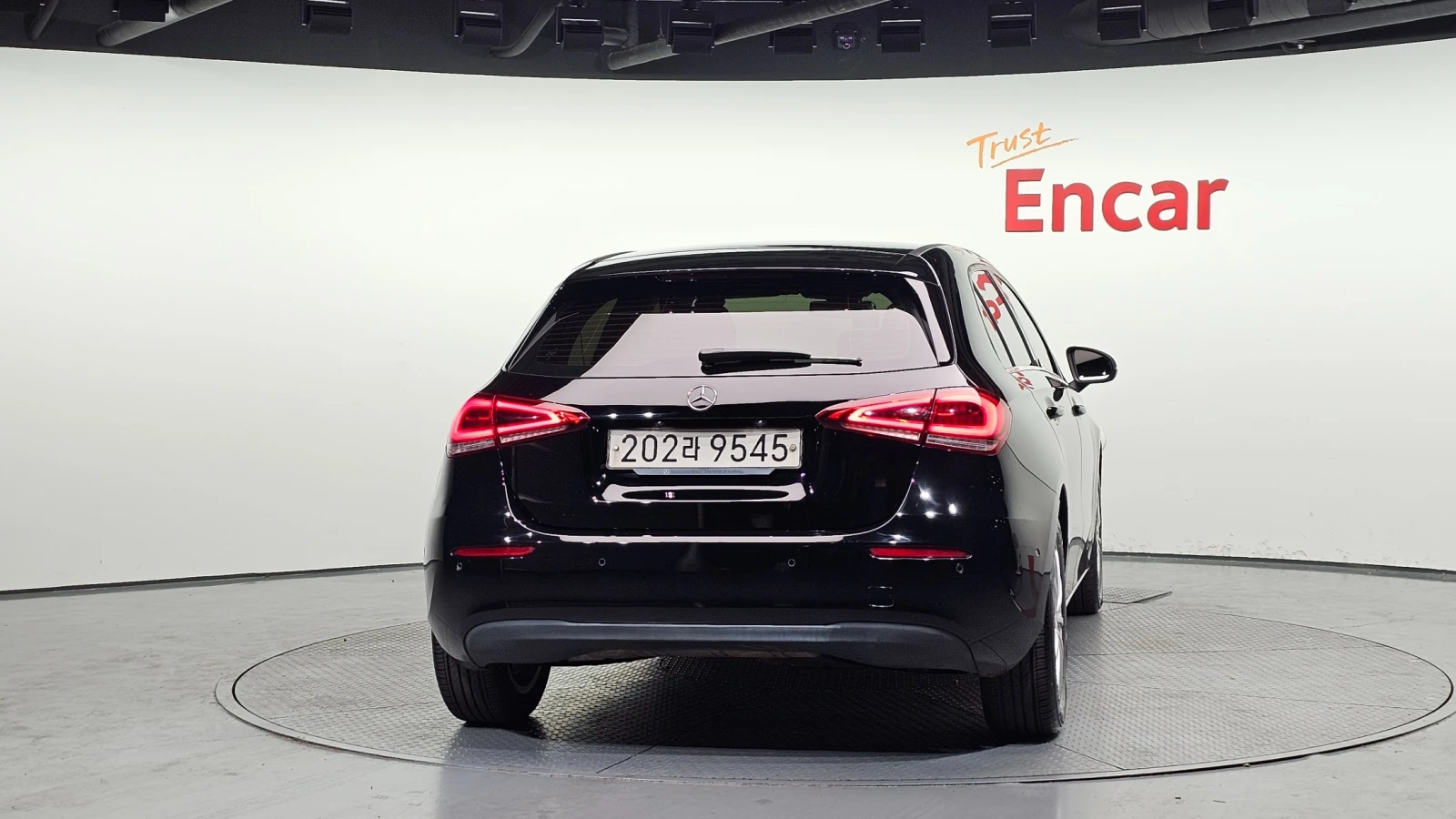 Mercedes-Benz A 220 Hatchback, снимка 4 - Автомобили и джипове - 54894319