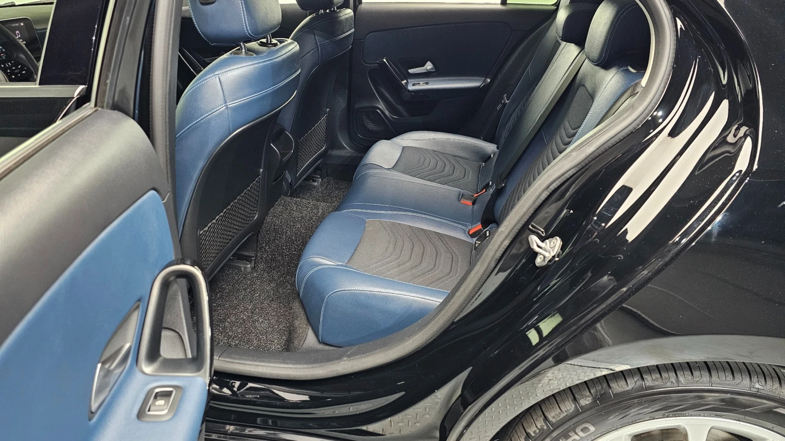 Mercedes-Benz A 220 Hatchback, снимка 11 - Автомобили и джипове - 54894319