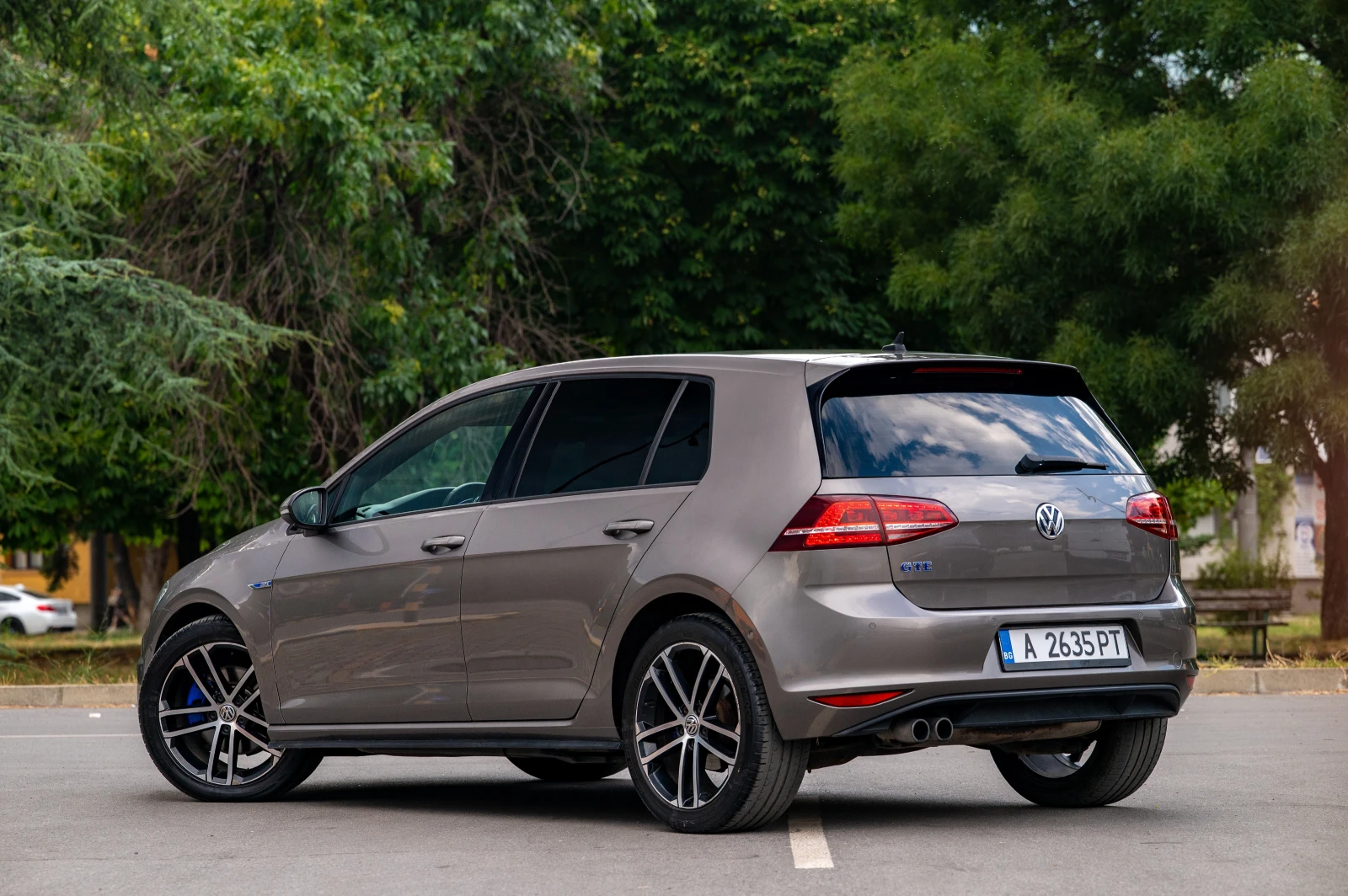 VW Golf GTE/ DISTRONIC/LED/CAMERA/DSG, снимка 6 - Автомобили и джипове - 55376736
