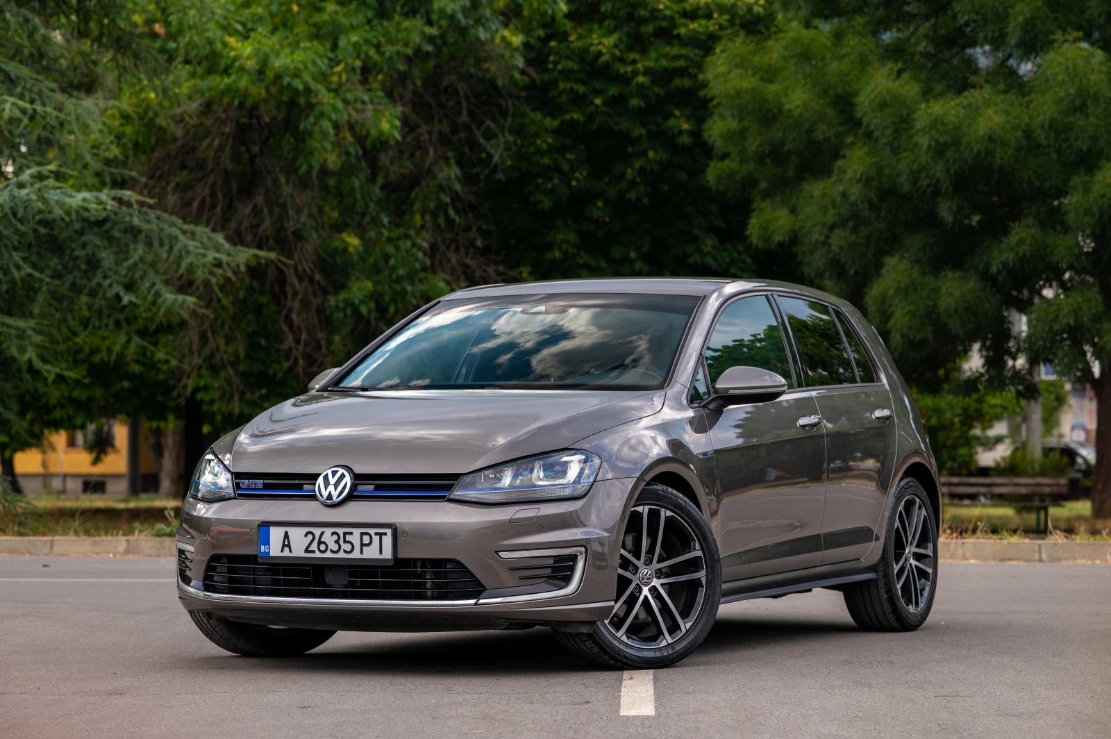 VW Golf GTE/ DISTRONIC/LED/CAMERA/DSG, снимка 2 - Автомобили и джипове - 55376736