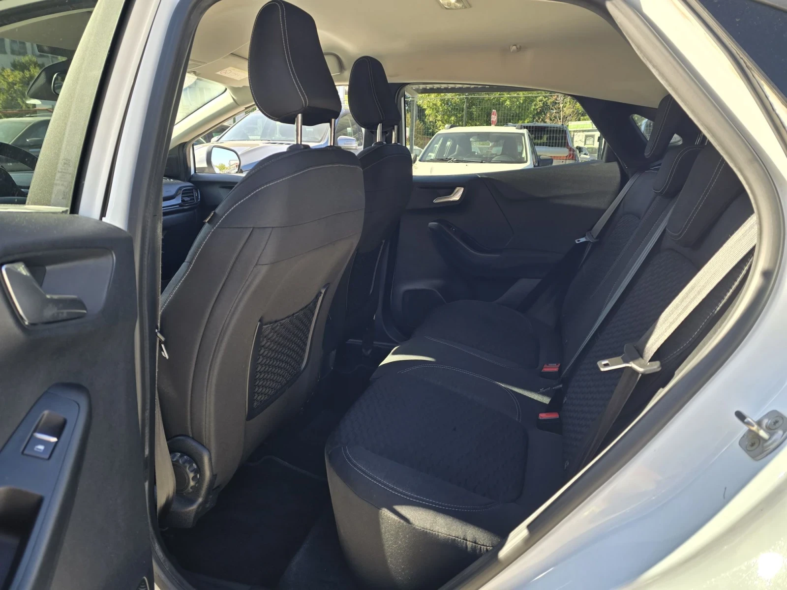 Ford Puma 1.5ecoblue 120к.с Топ състояние , снимка 11 - Автомобили и джипове - 55987722