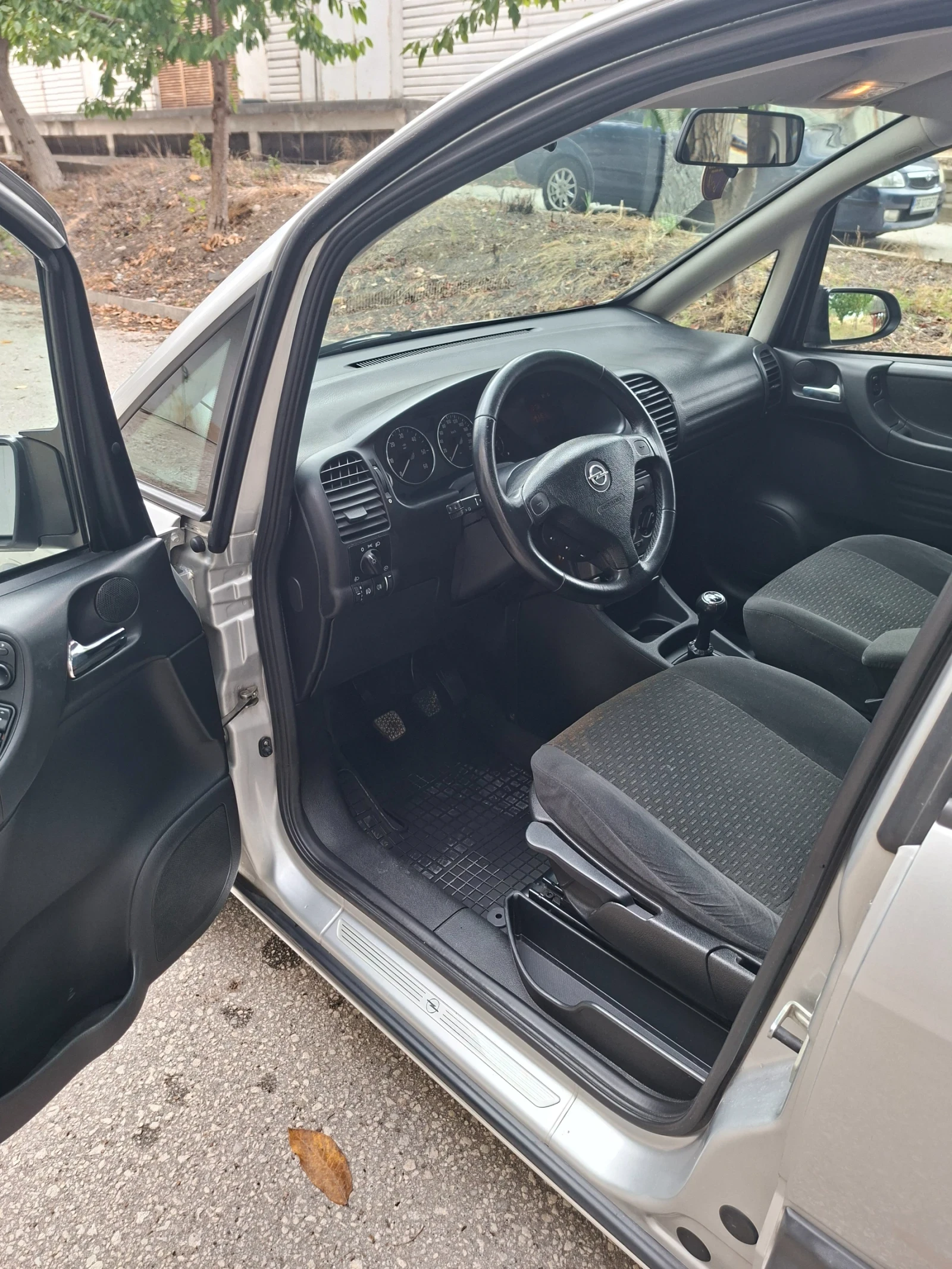 Opel Zafira, снимка 5 - Автомобили и джипове - 56271771