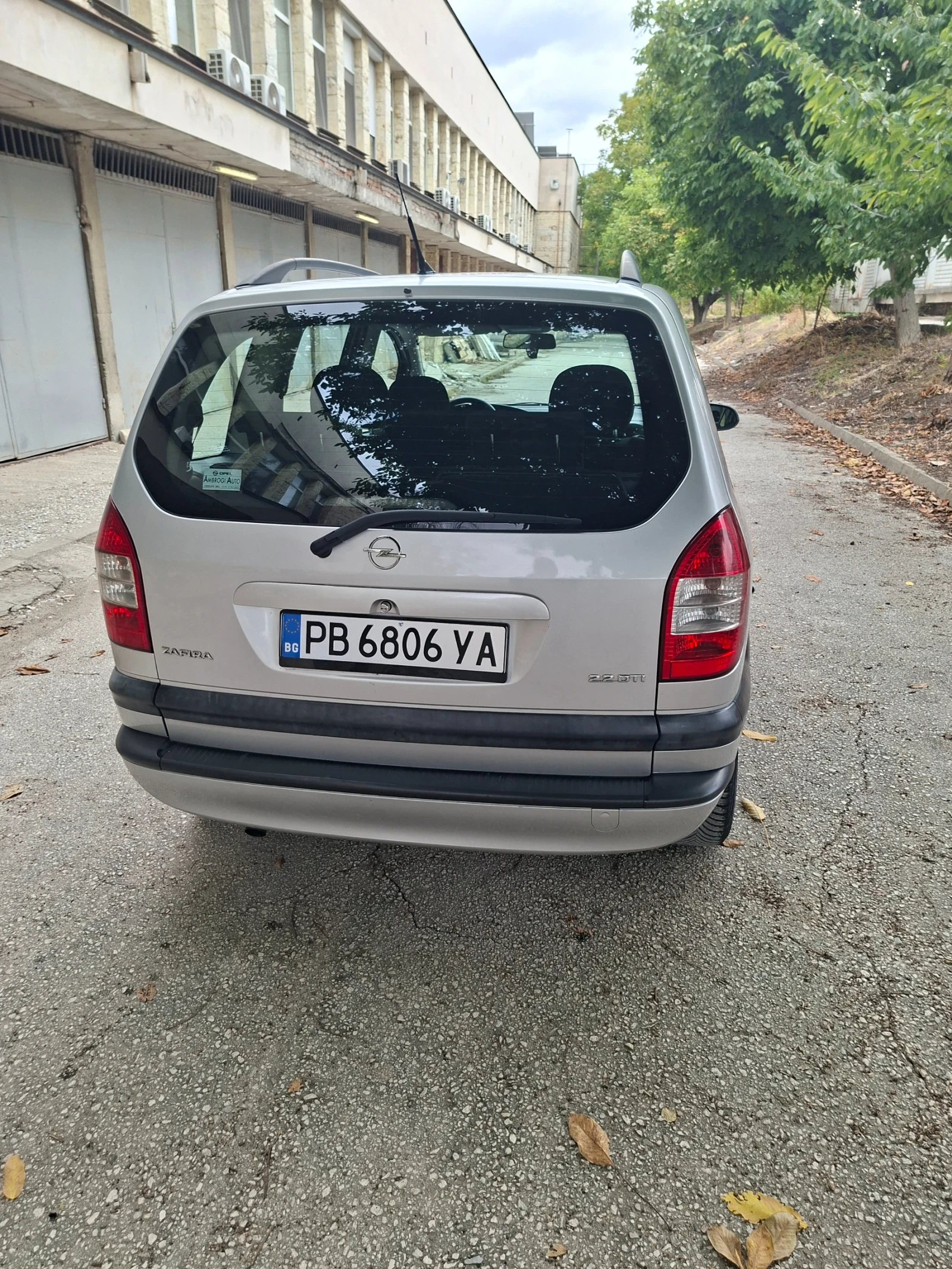 Opel Zafira, снимка 4 - Автомобили и джипове - 56271771