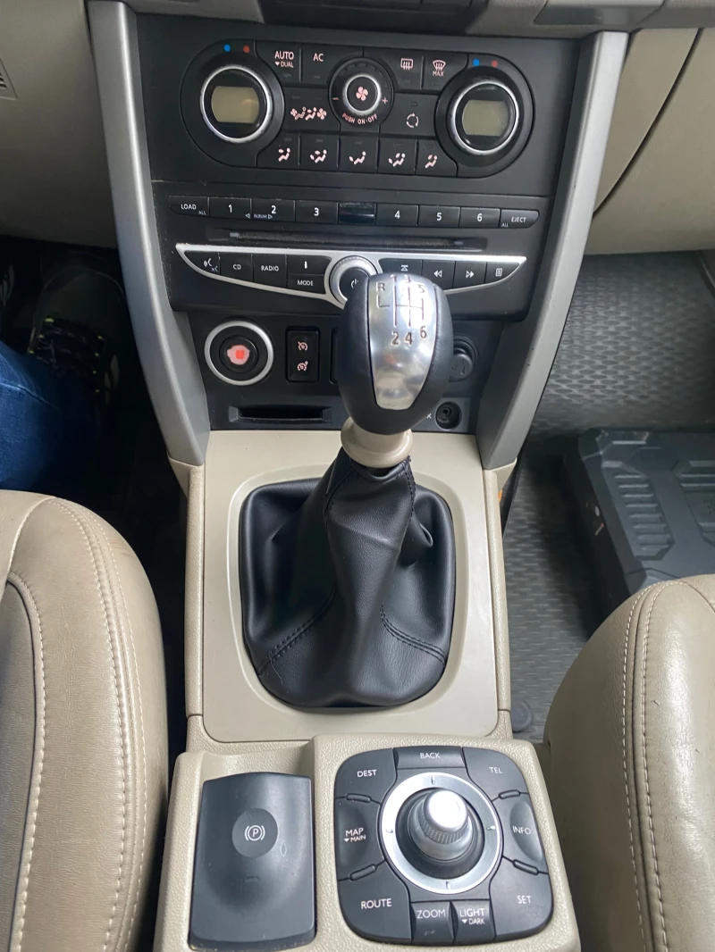 Renault Koleos 2.5 16v, снимка 13 - Автомобили и джипове - 47570101