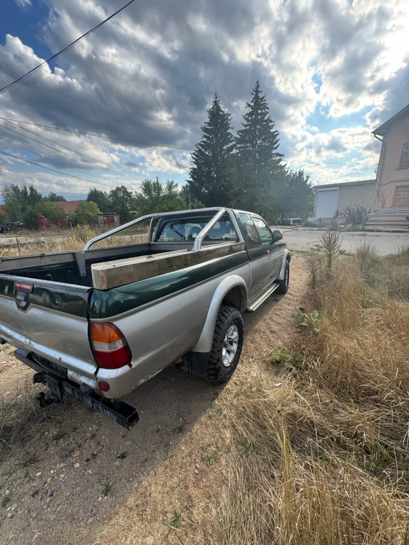 Mitsubishi L200 4x4, снимка 3 - Автомобили и джипове - 52725611